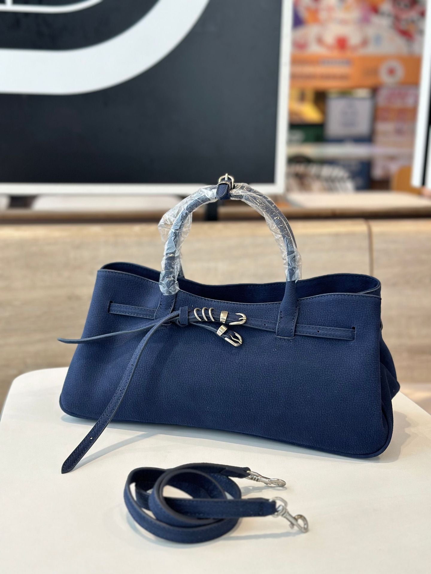 Design Vintage Genuine Leather Frosted Suede Women's Handbag