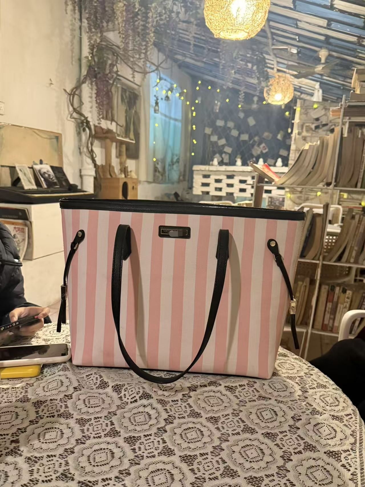Lightweight Fashion Striped Large Capacity Commuter Bags