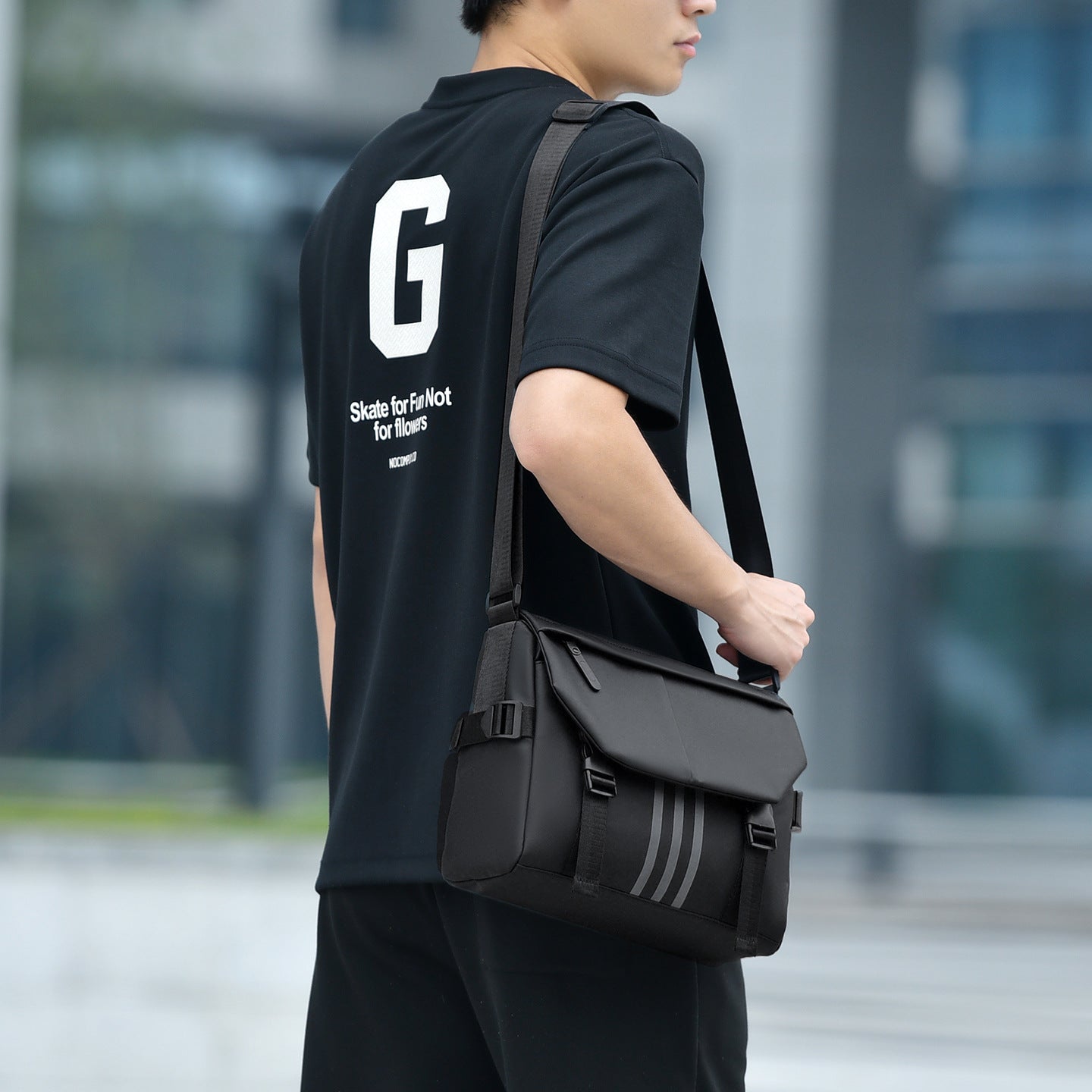 Men's Derm Waterproof Leisure Versatile Large Capacity Shoulder Bags