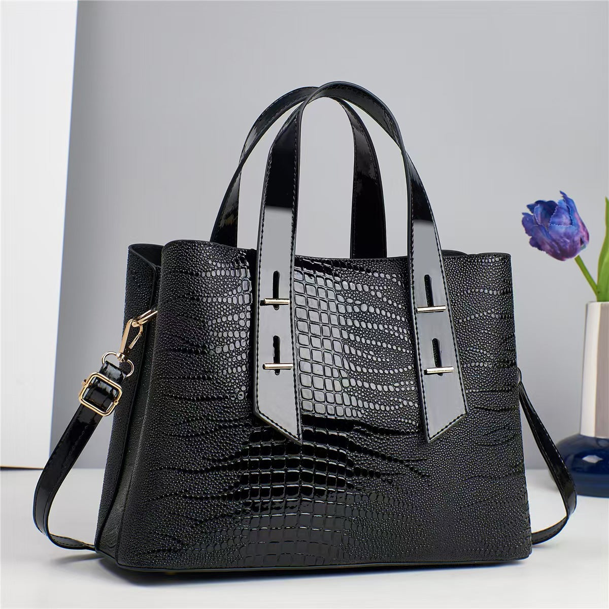 Women's Crocodile Pattern Large Capacity Fashion Popular Embossed Shoulder Bags