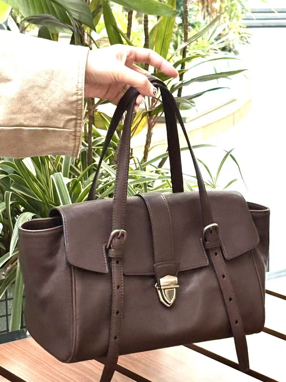 Women's French Stick Niche High-grade Leisure Commute Retro Simple Handbags