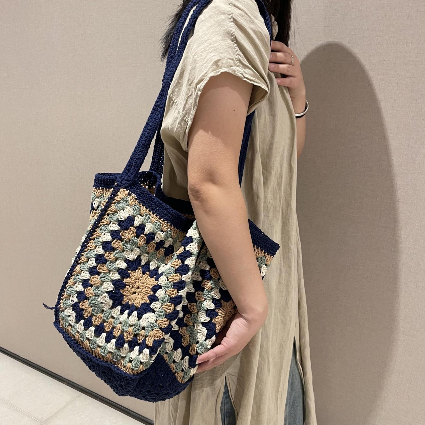 Women's High-grade Straw Large Capacity Hand-woven Simple Seaside Women's Shoulder Bag