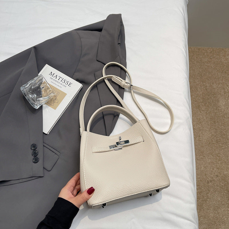 Classic Women's Sense Retro Fashion Popular Bucket Bag