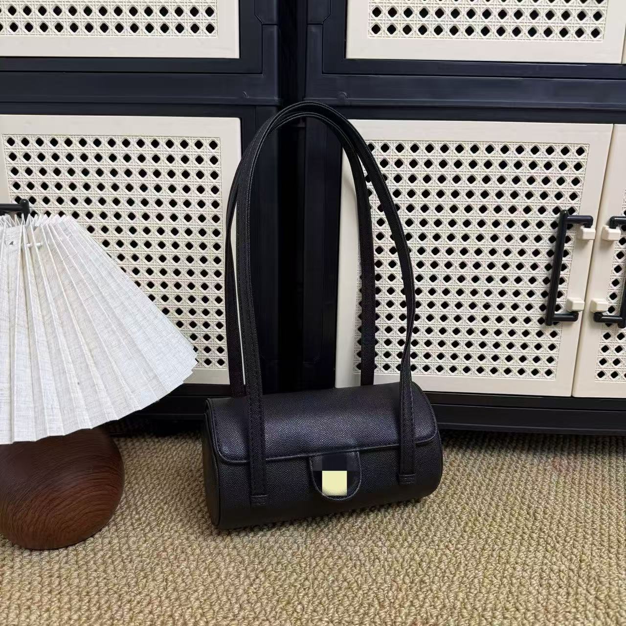 Women's Style Retro Affordable Luxury Round Fashion Underarm Simple Commute Women's Shoulder Bag