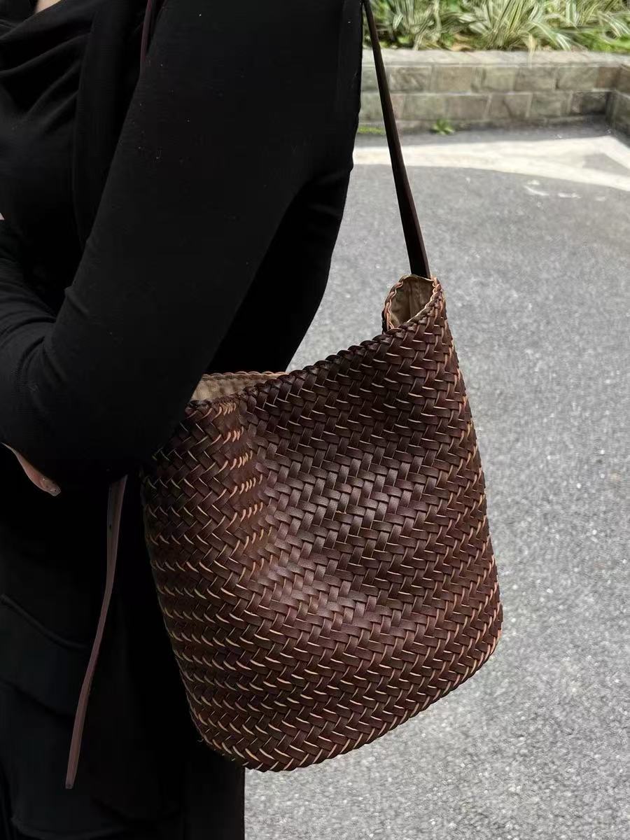 High-grade Leather Handmade Woven Retro Style Women's Shoulder Bag