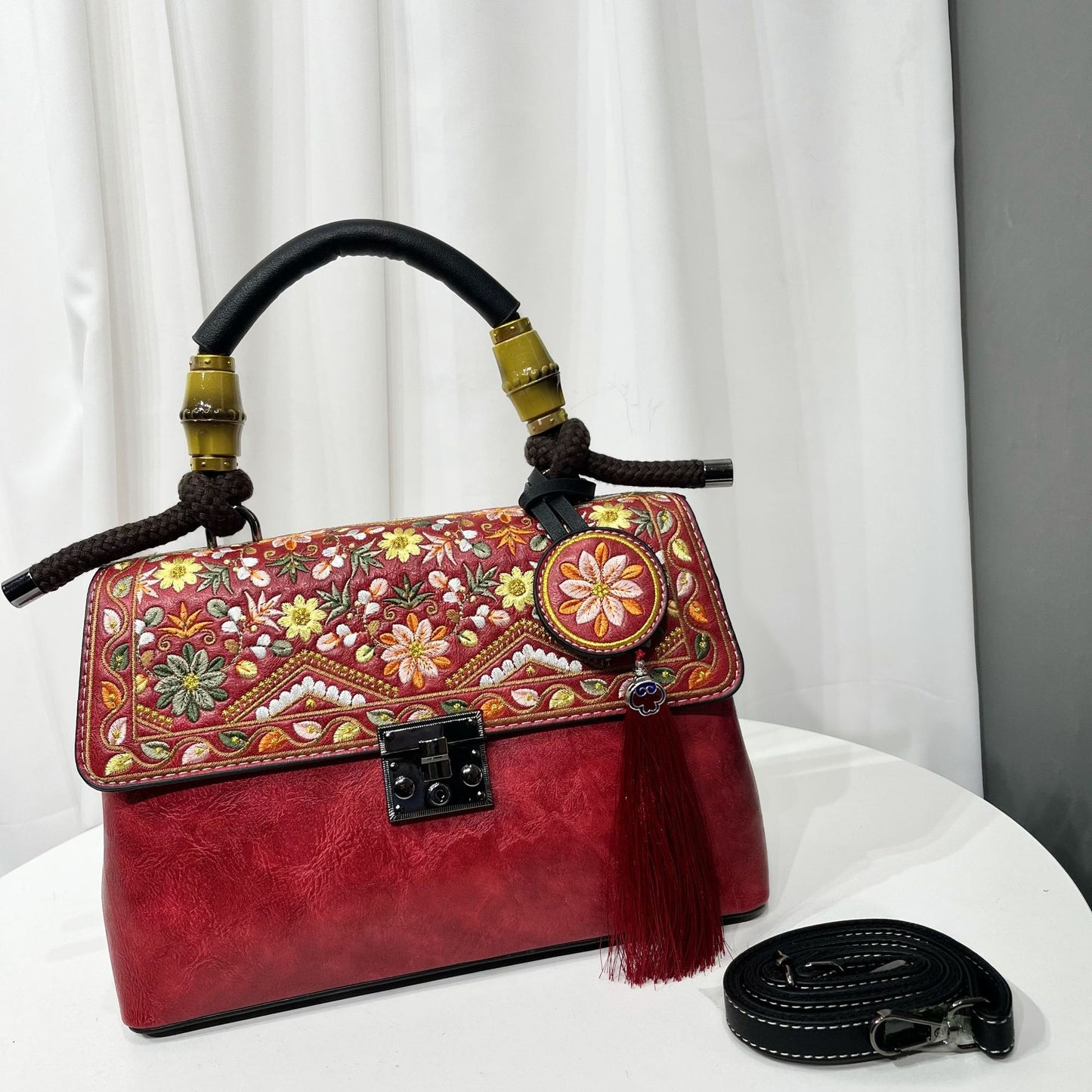 Women's Chinese Style Textured Large Capacity Simple Leisure Commute Women's Shoulder Bag