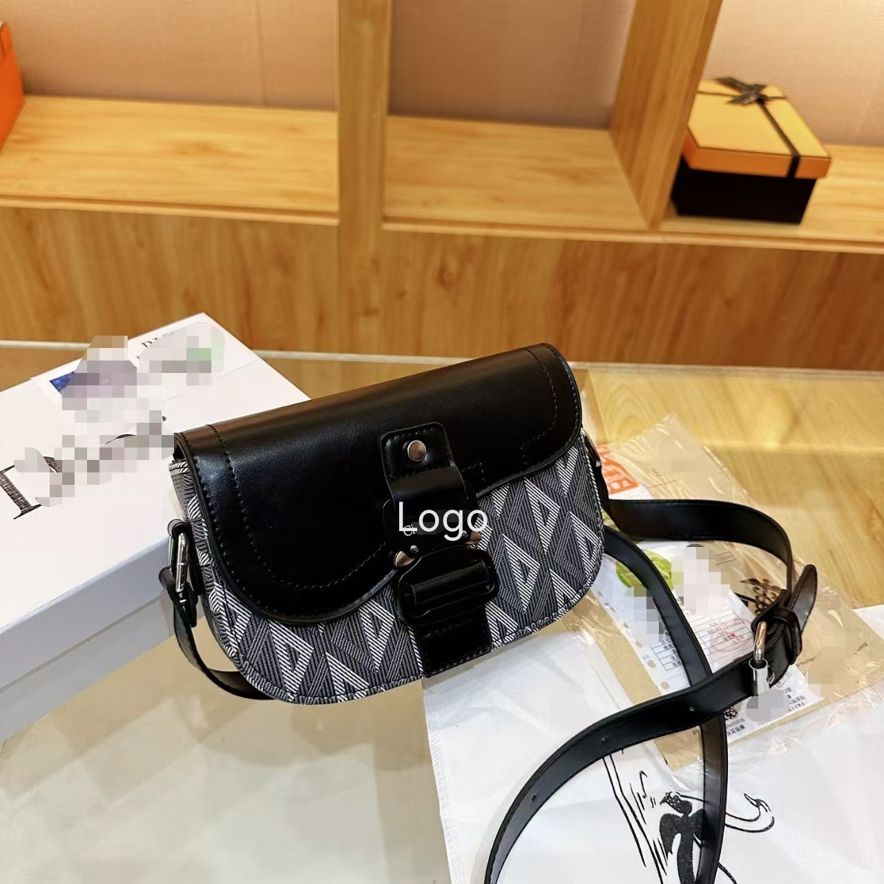 Saddle Niche Temperament Embroidered Letter Unisex Women's Messenger Bag