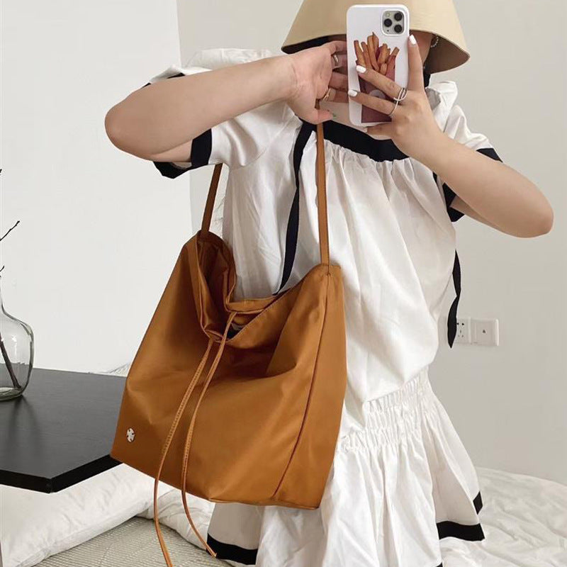 Niche High-grade Simple Large Capacity Commuter Female Bucket Bag