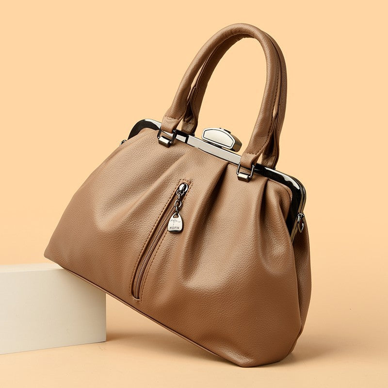 Design Fashion Pleated Hand Simple Large Capacity Commute Women's Messenger Bag