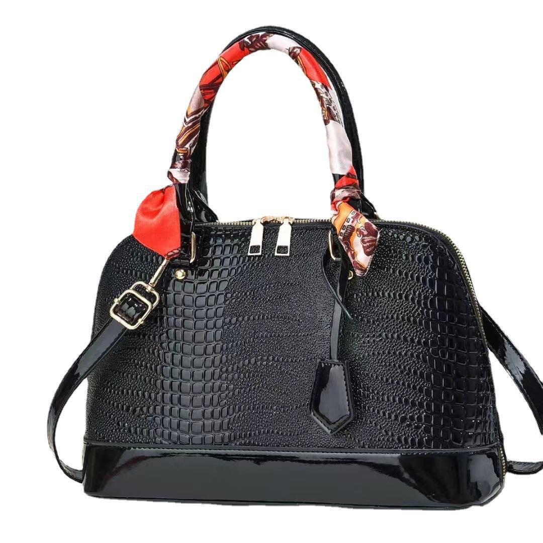 Creative Glamorous Women's Shell Large Capacity Bags