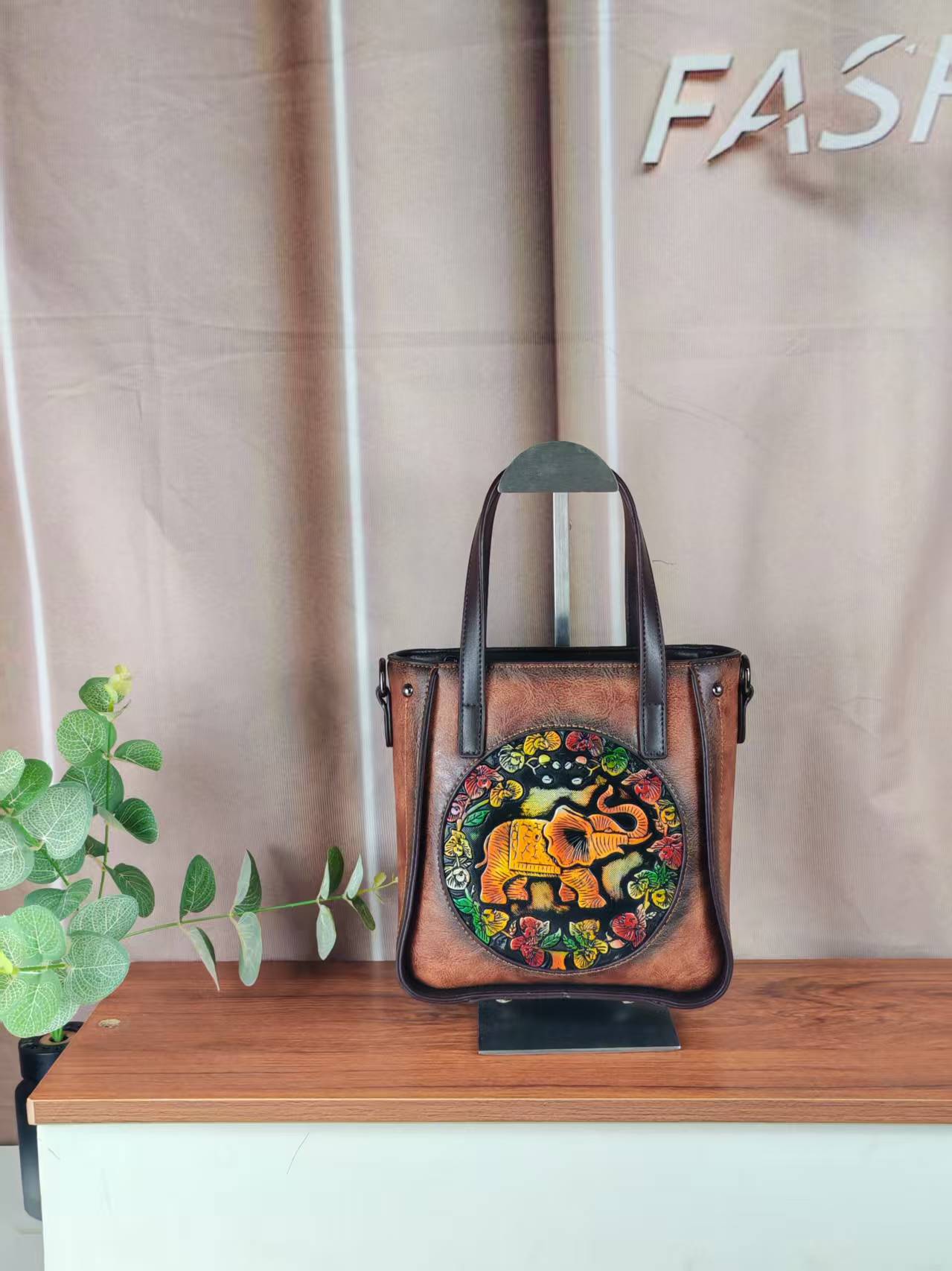 Women's Embossed Leather Carving Lucky Elephant High-grade Large Women's Shoulder Bag