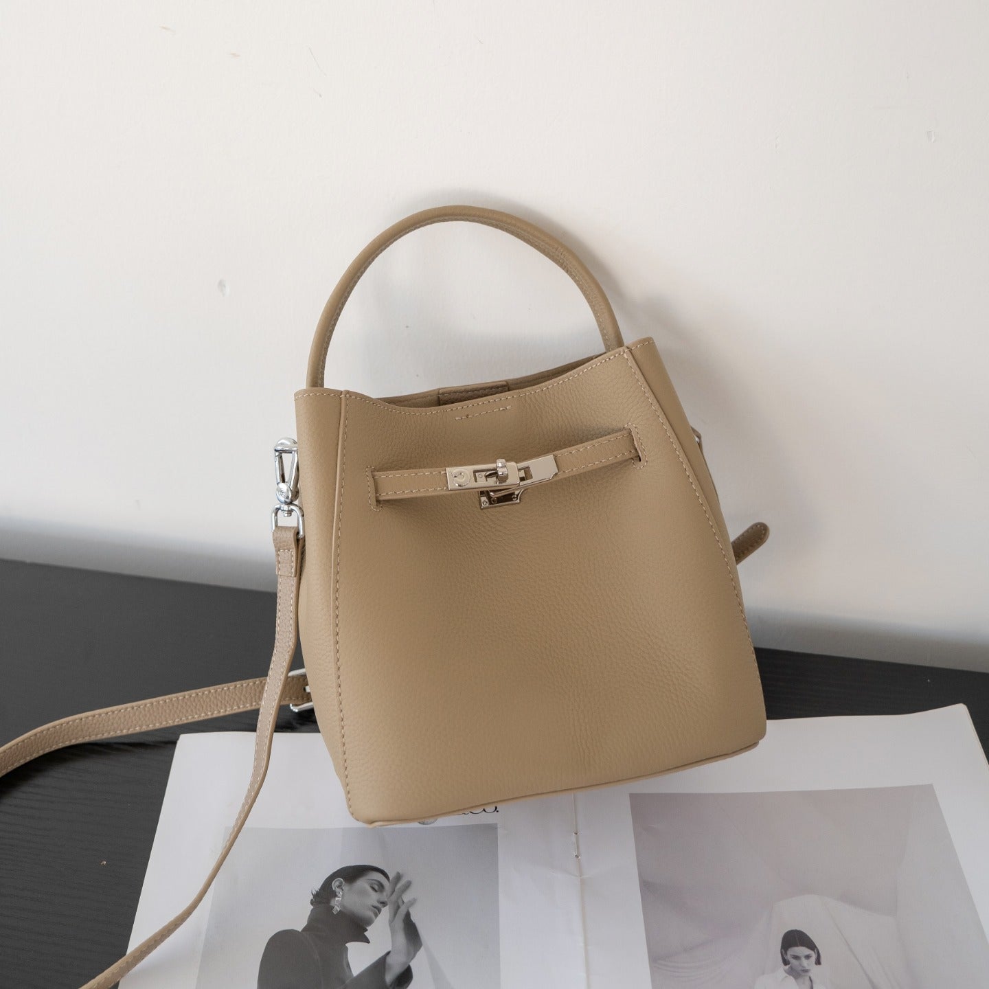 Women's First Layer Cowhide Vegetable Basket Lychee Pattern Underarm Bucket Bag