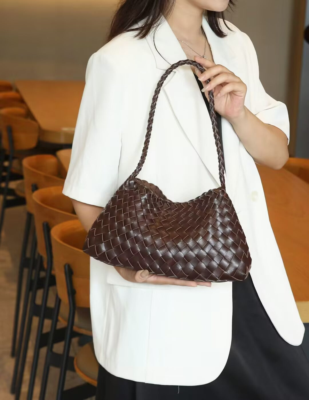 Women's Sense Authentic Leather Weave Underarm Versatile Vegetable Basket Women's Shoulder Bag