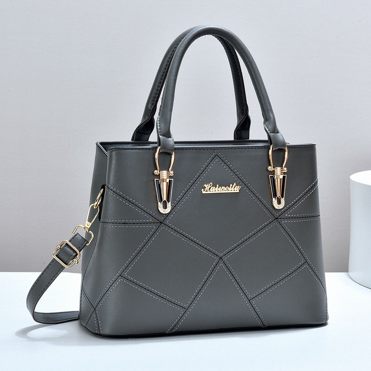 Comfortable Women's Large Capacity Classic Fashion Bags