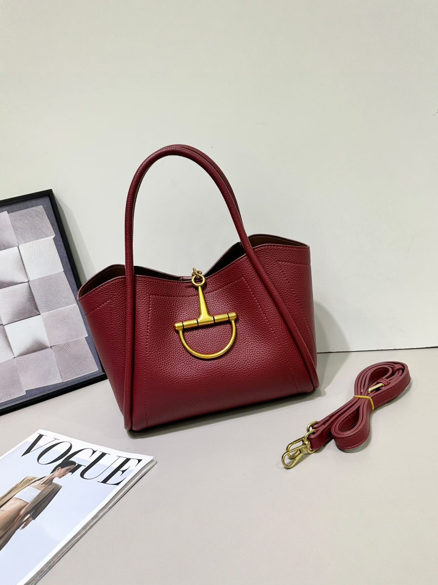 Simple Fashion Saddle Solid Color Portable Commuter Women's Handbag