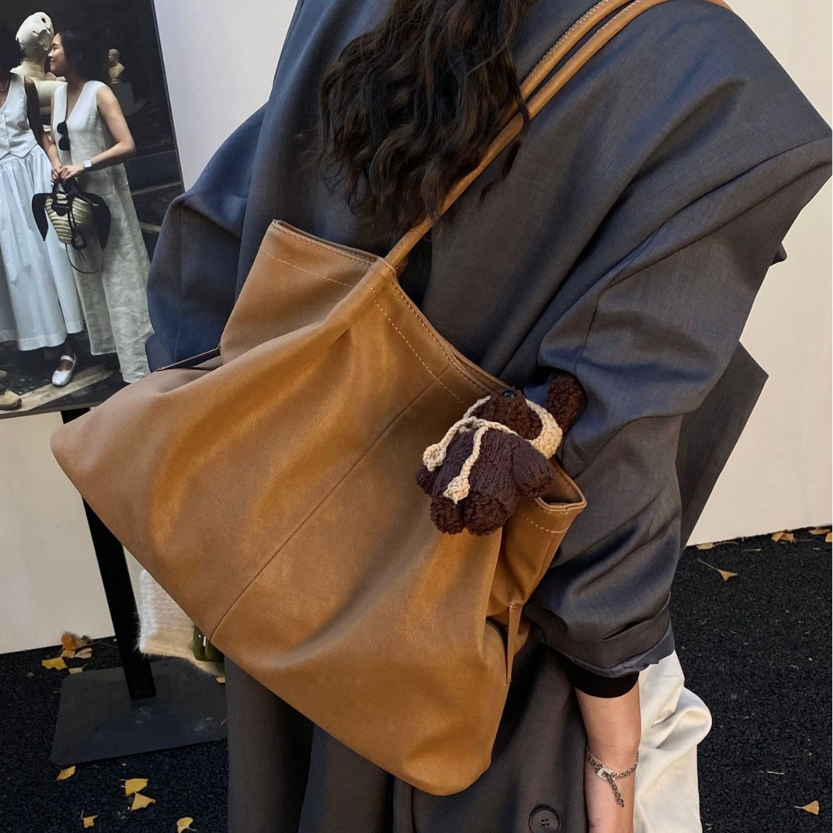 Women's Fashionable Large Capacity Simple Leisure Commute Bags