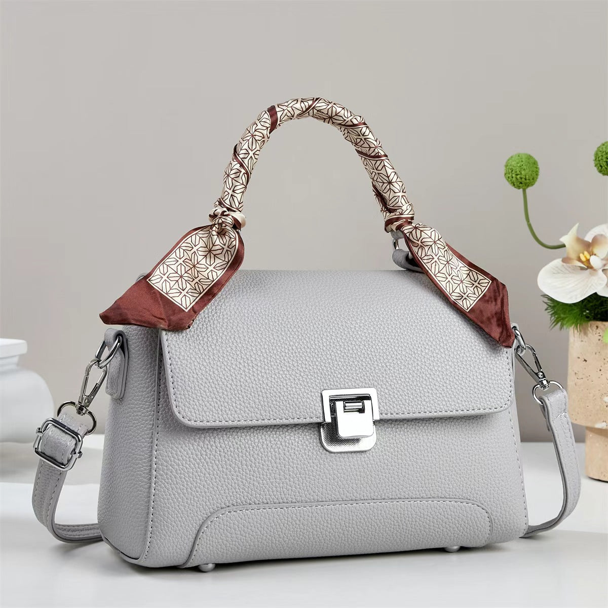 Women's Embossed Stitching Pouch Good-looking Large Capacity Women's Handbag