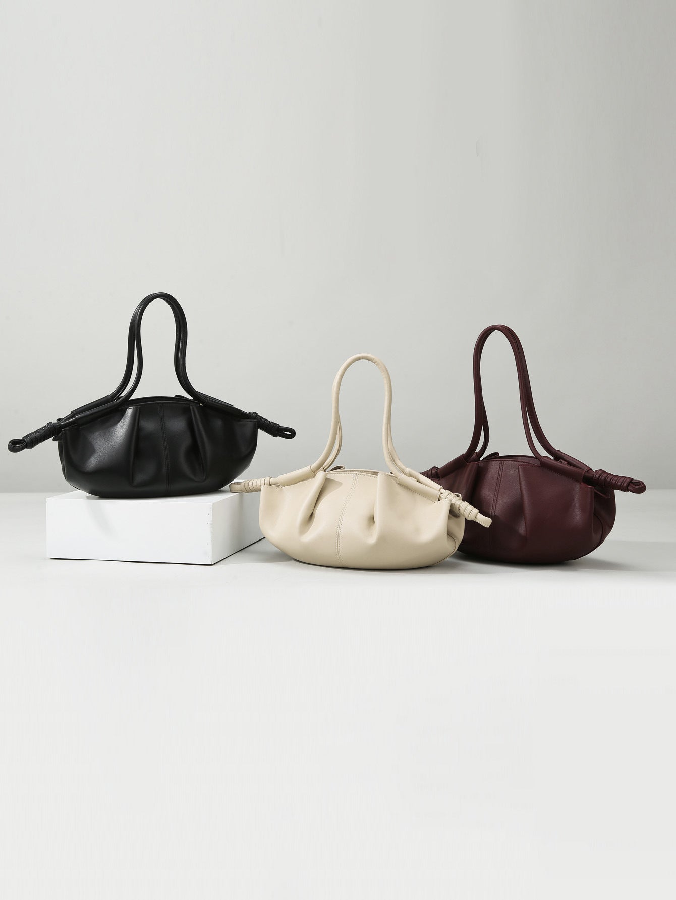 Women's Simple Fashion Cloud Versatile Daily Commuter Shoulder Bags