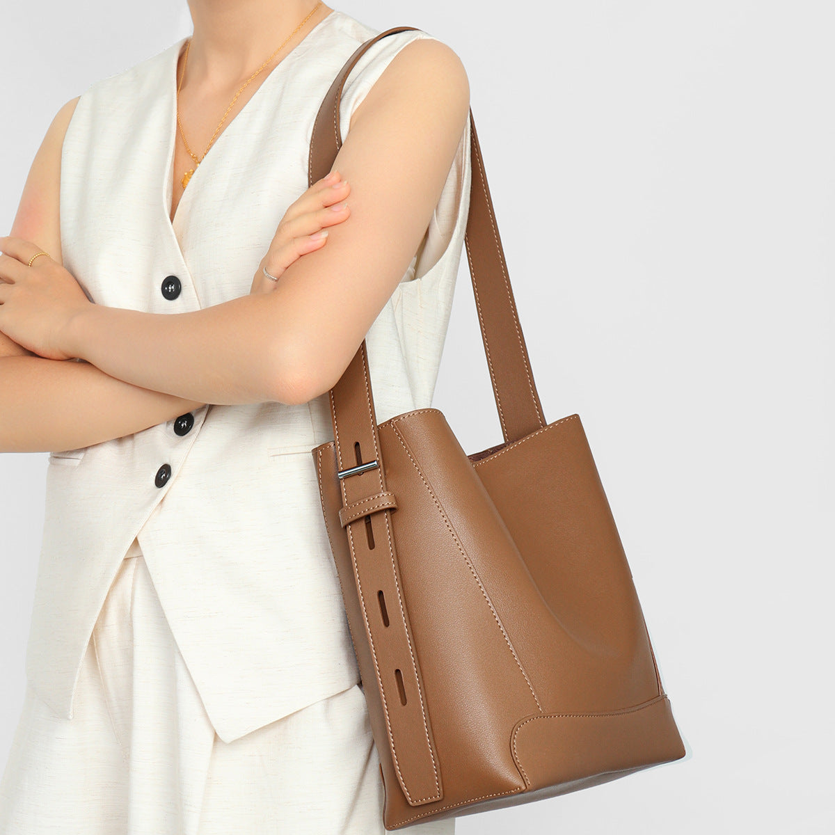 Women's Large Genuine Leather Capacity Practical Commuter Bags