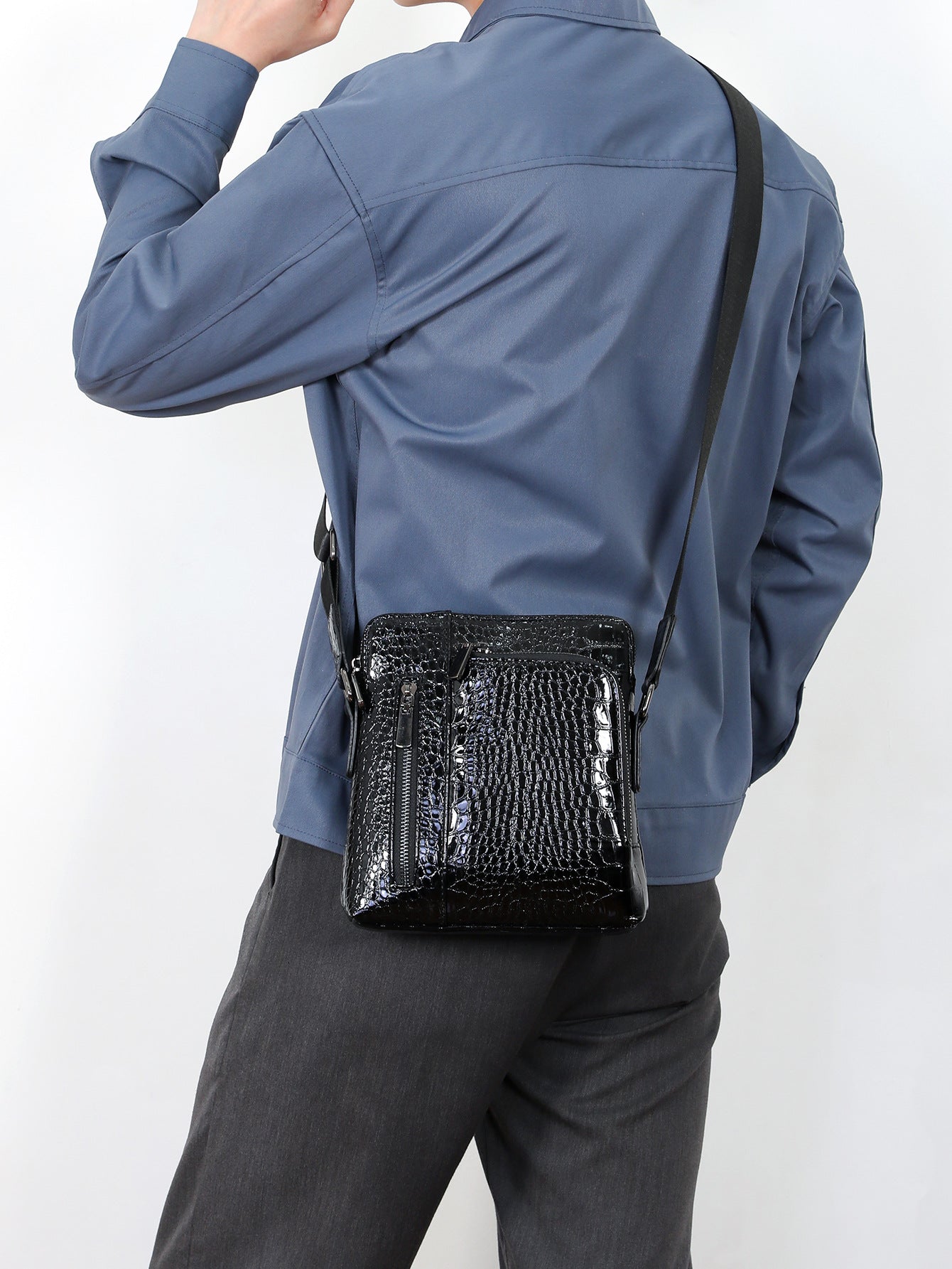 Men's Fashion Crocodile Pattern Soft Leather Business Commute Simple Men's Bags