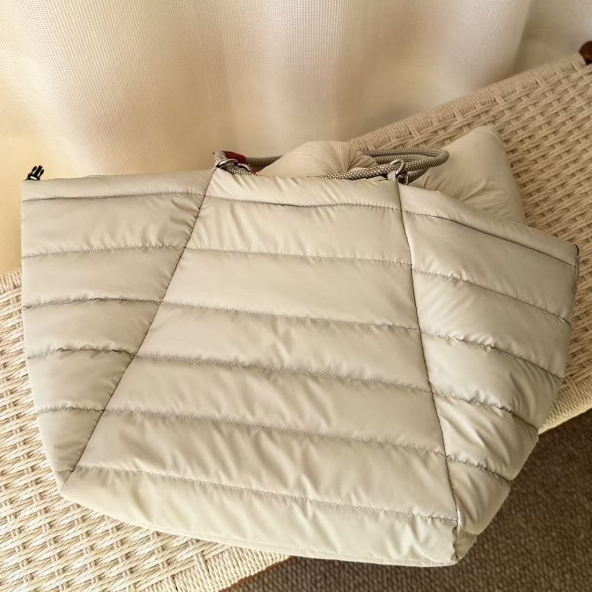 Foldable Large Capacity Lightweight Commuter Fashion Down Women's Messenger Bag