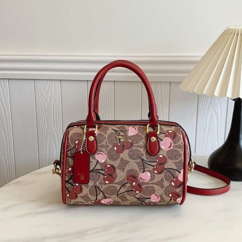Women's Ole Cherry Print Classic Presbyopic Tote Bags