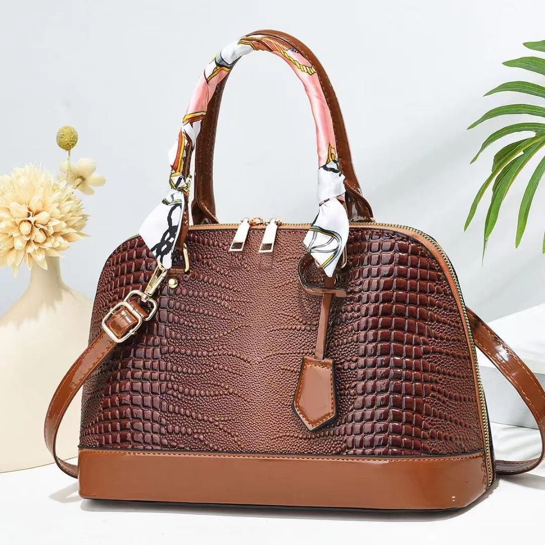 Creative Glamorous Women's Shell Large Capacity Bags