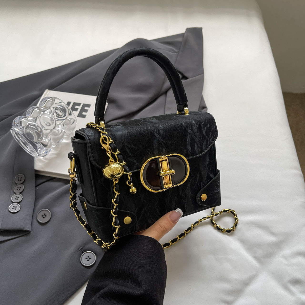 Women's Classic Retro Style Chain Simple Niche Bags