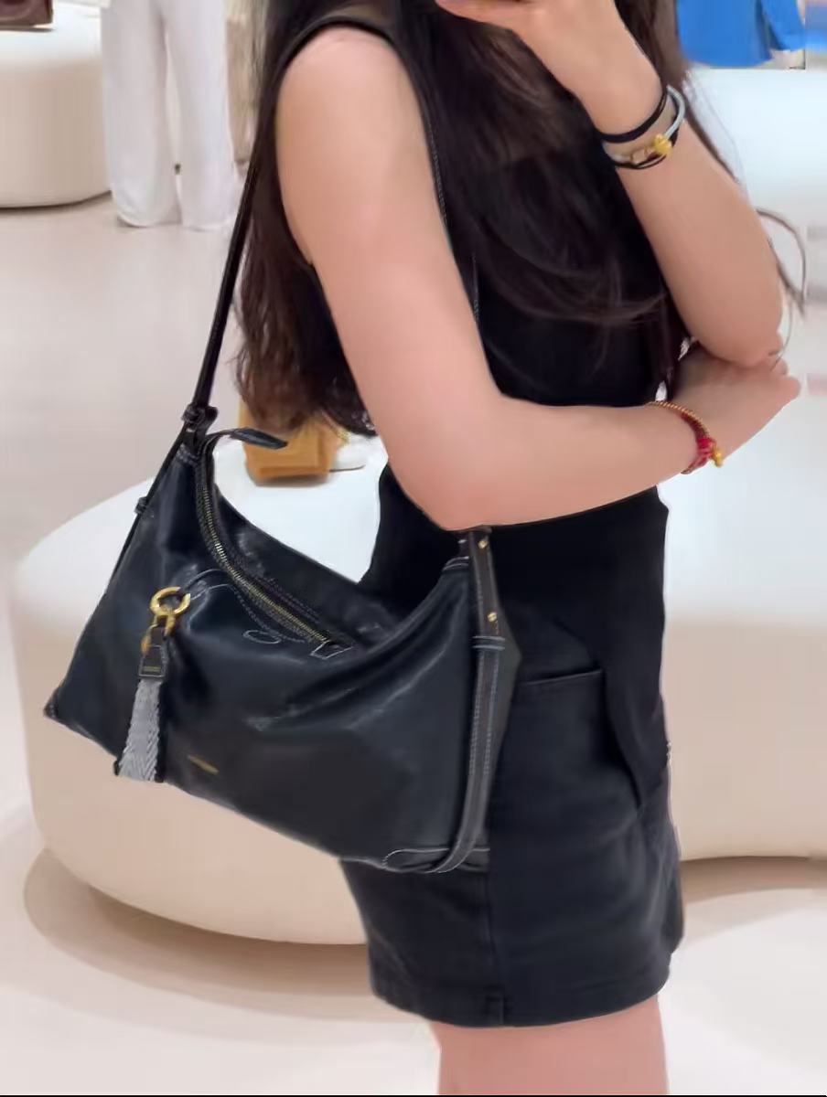 Women's Tracking Series Light Carpetbag Vegetable Tanning Leather Commuter Dumpling Underarm Bag