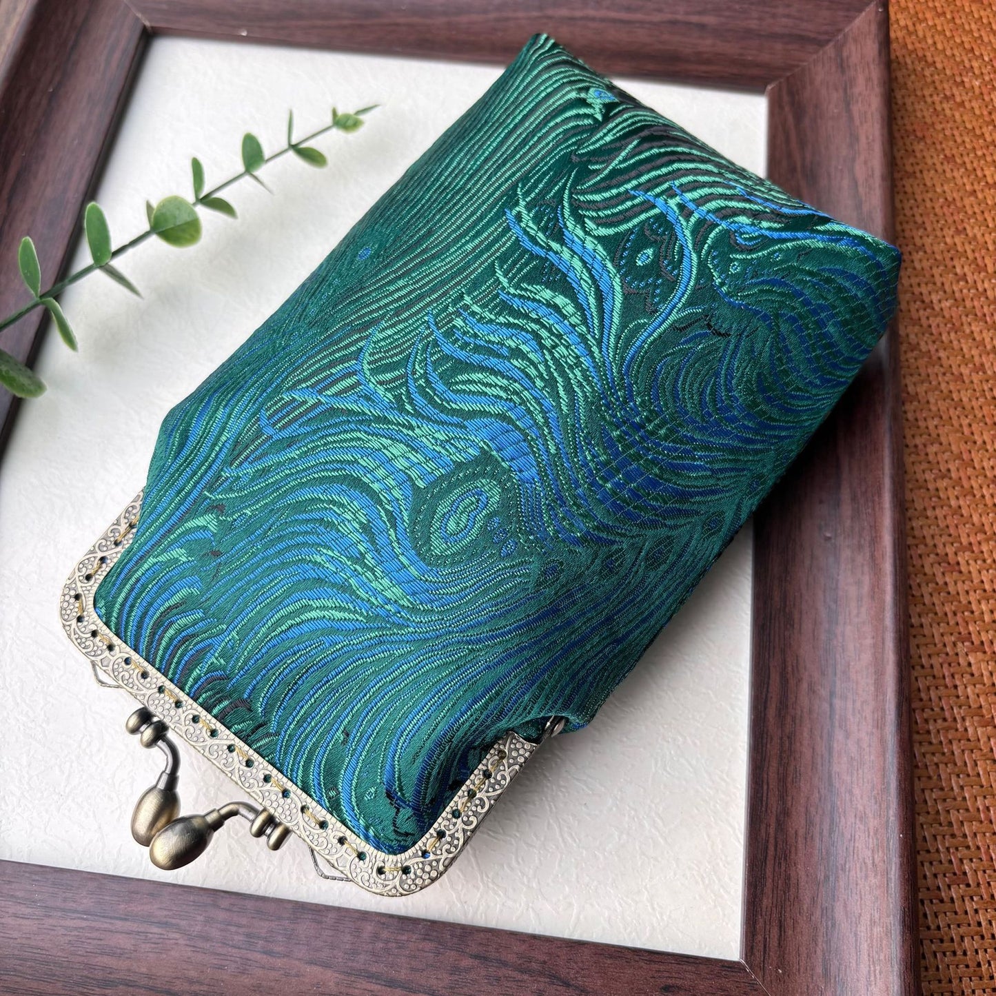 Finished Ancient Style Female Vertical Retro Tassel Frame Mobile Phone Bag