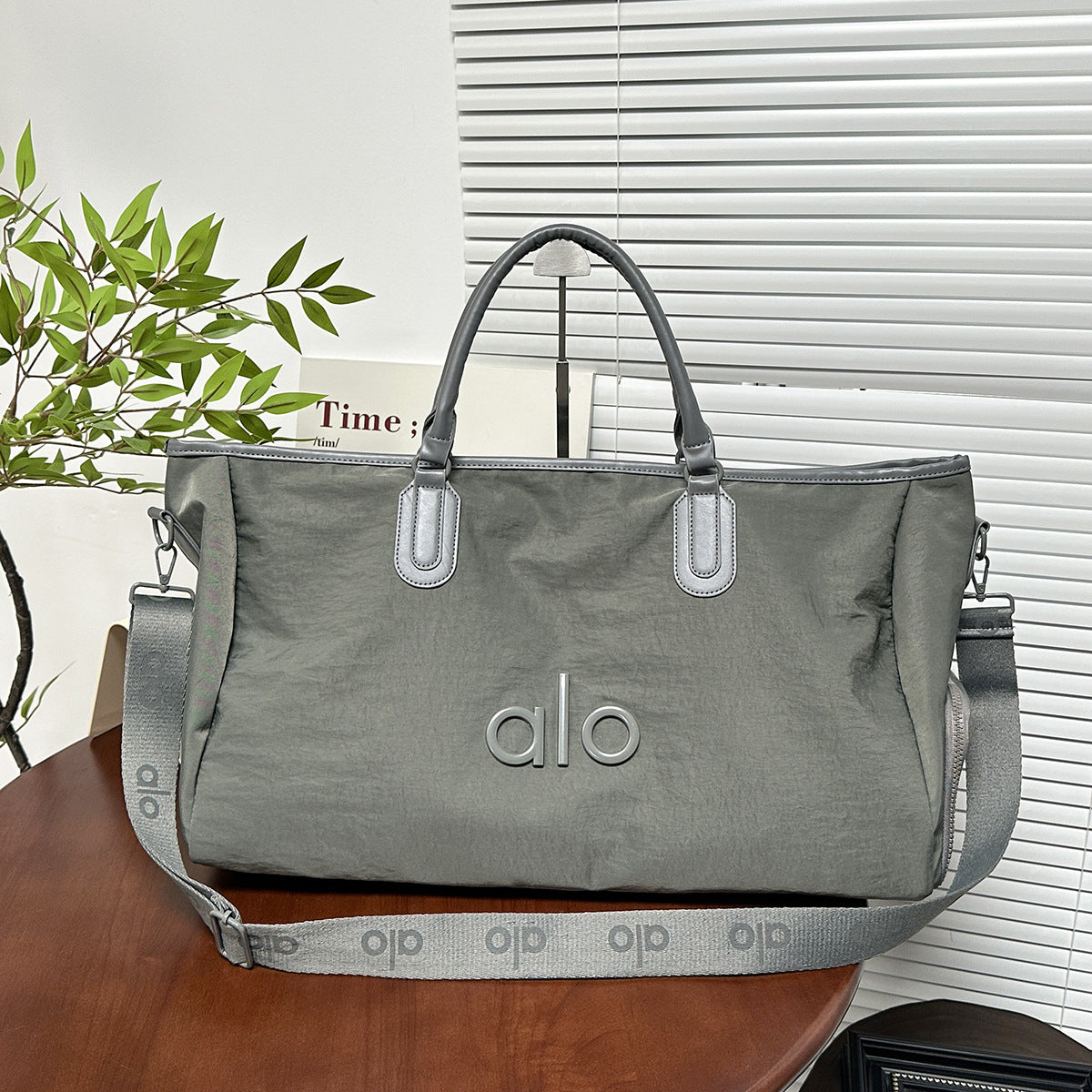 Women's Korean Style Simple Letter Commuter Large Capacity Bags
