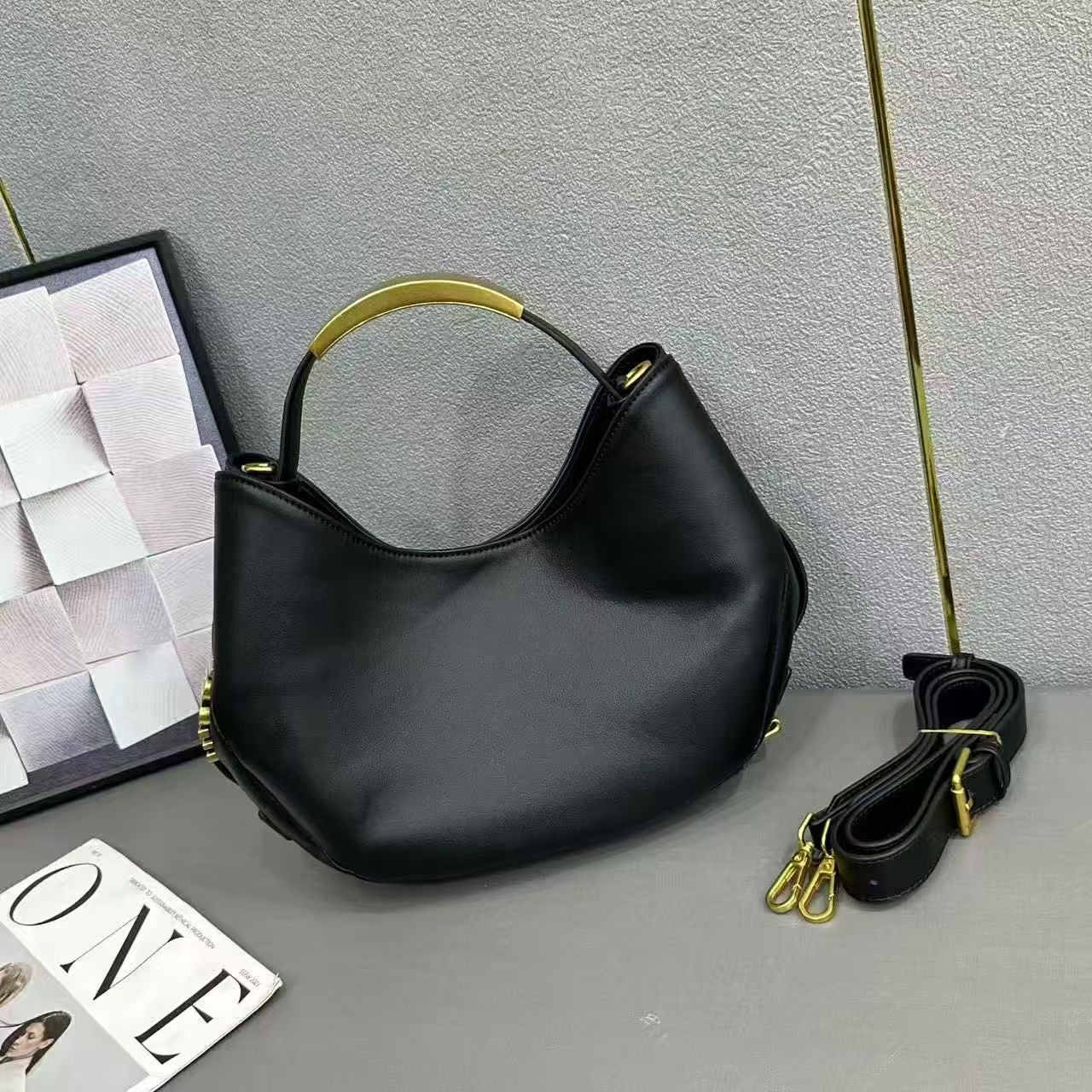 Women's Glossy Selenodont Light Luxury Portable High Sense Fashion Women's Handbag