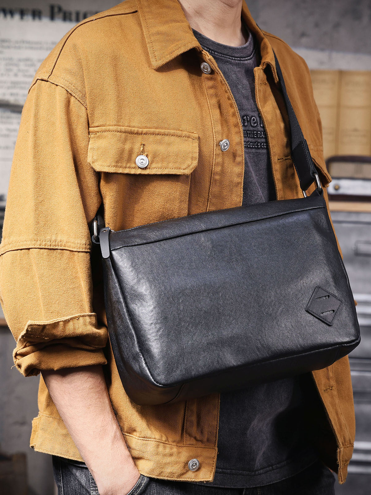 Men's Genuine Leather Commuter Handmade First Layer Cowhide Men's Messenger Bag