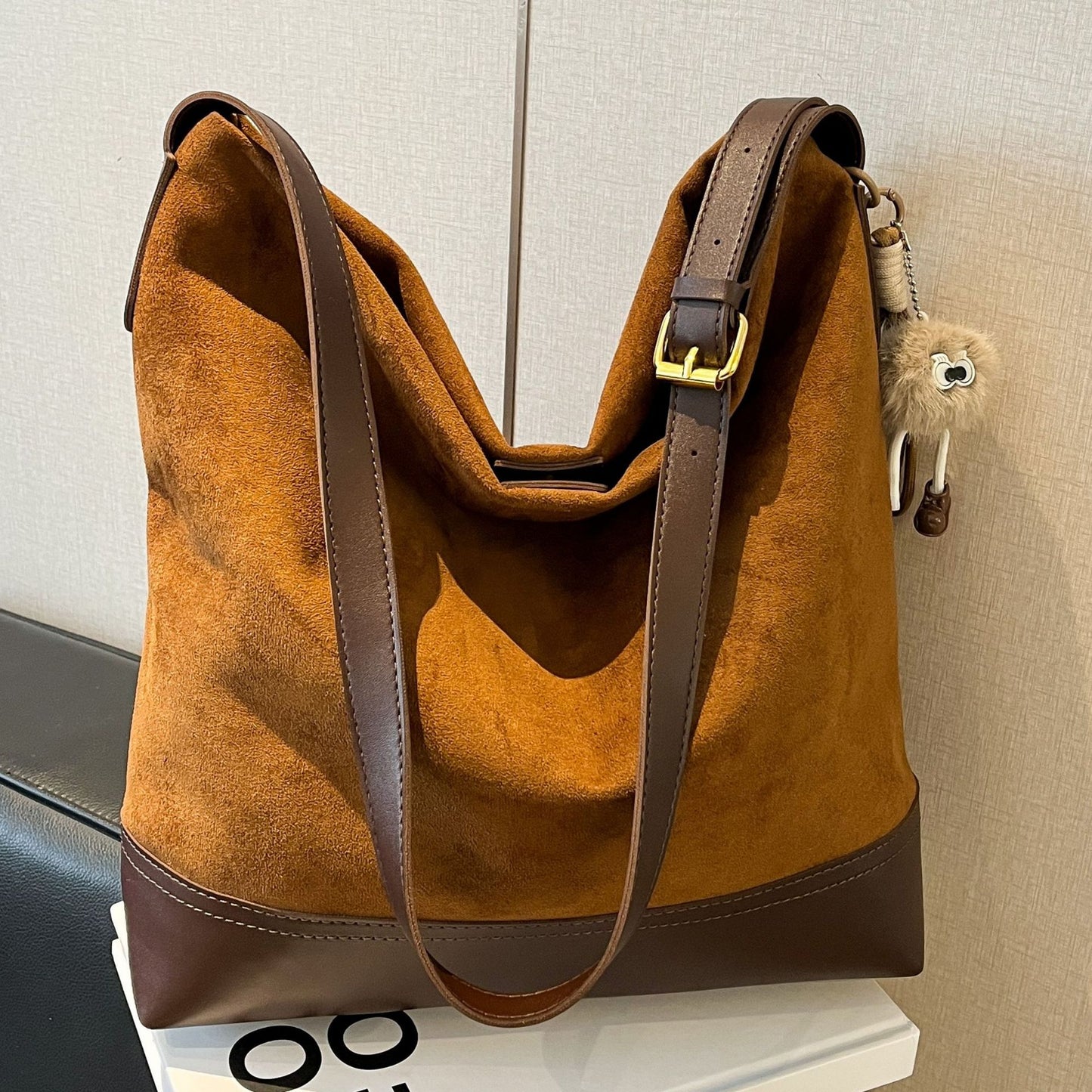 Women's Retro Minority Commuter Suede Fashion Large Capacity Bags