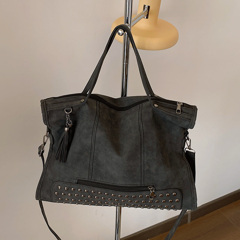 Women's Retro Large Capacity Fashion Commuter Portable Women's Shoulder Bag