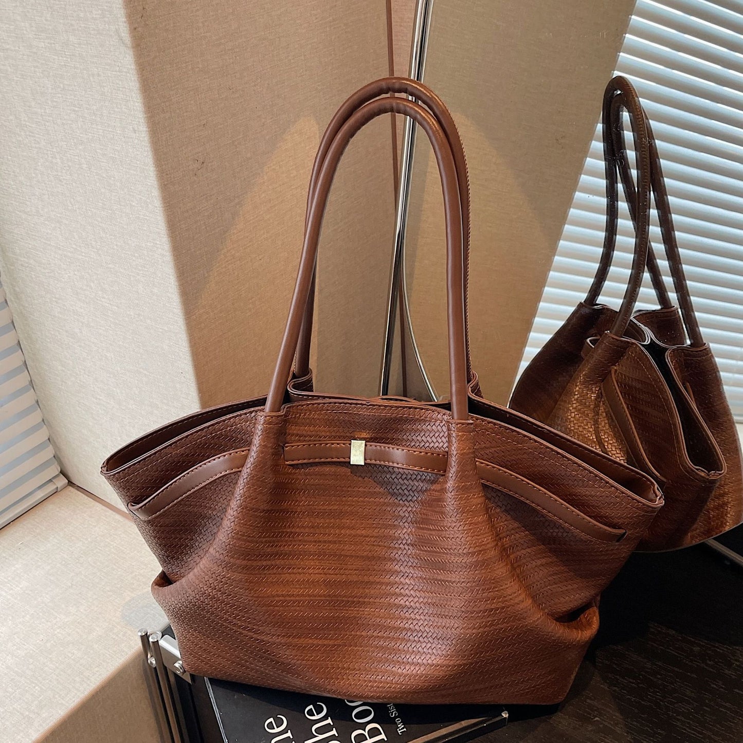 Women's Retro Underarm Fashionable Pleated Cloud Leisure Tote Bag
