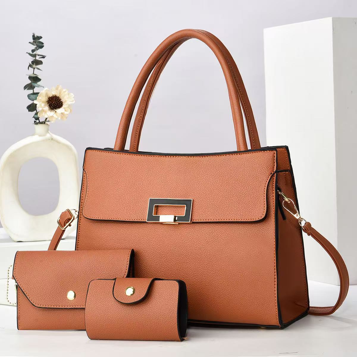 Women's Exquisite Big Graceful Korean Style Fashionable Shoulder Bags