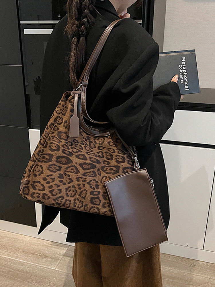 Women's Large Capacity Frosted Leopard Print Trend Retro Shoulder Bags