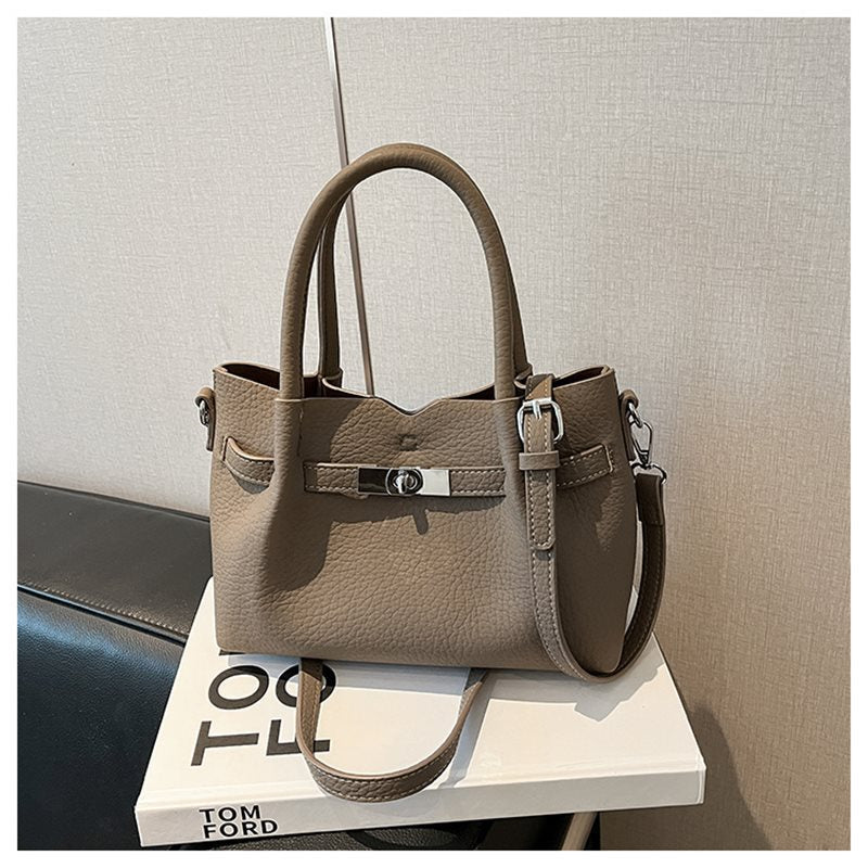 Versatile Female Simple Advanced Texture Commuter Underarm Bag