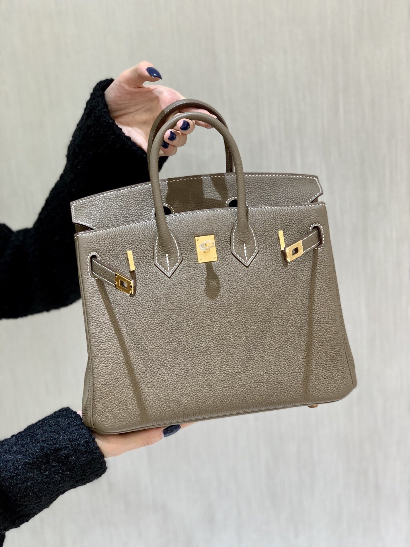 Women's Quality Retro First Layer Cowhide Lychee Pattern Women's Handbag