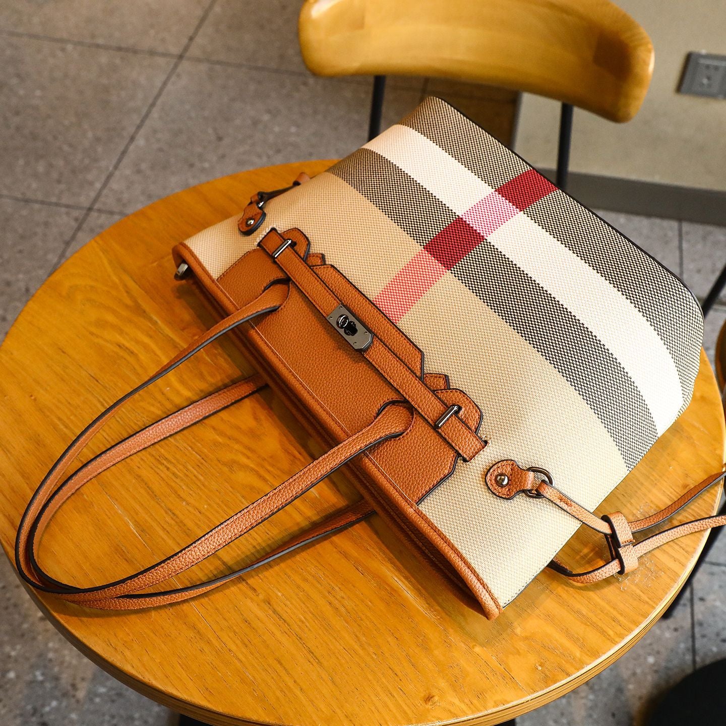 Women's Fashion Large Capacity Leather Commute Tote Bag