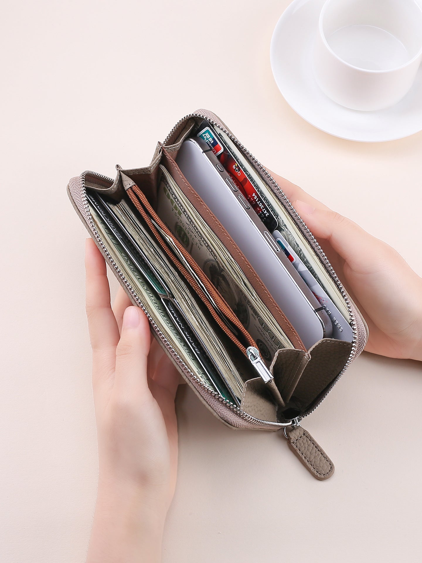 Women's & Men's Style Leather Long Multiple Slots Card Pack Card Sleeve