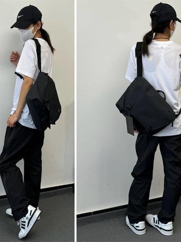 Chicken Skeleton Large Capacity Flip Back Women's Messenger Bag