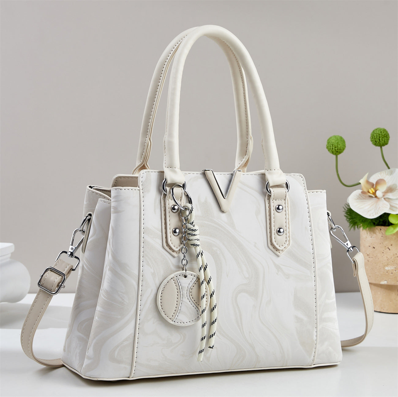 Women's Fashion Large Capacity Mom Elegant Commuter Women's Shoulder Bag
