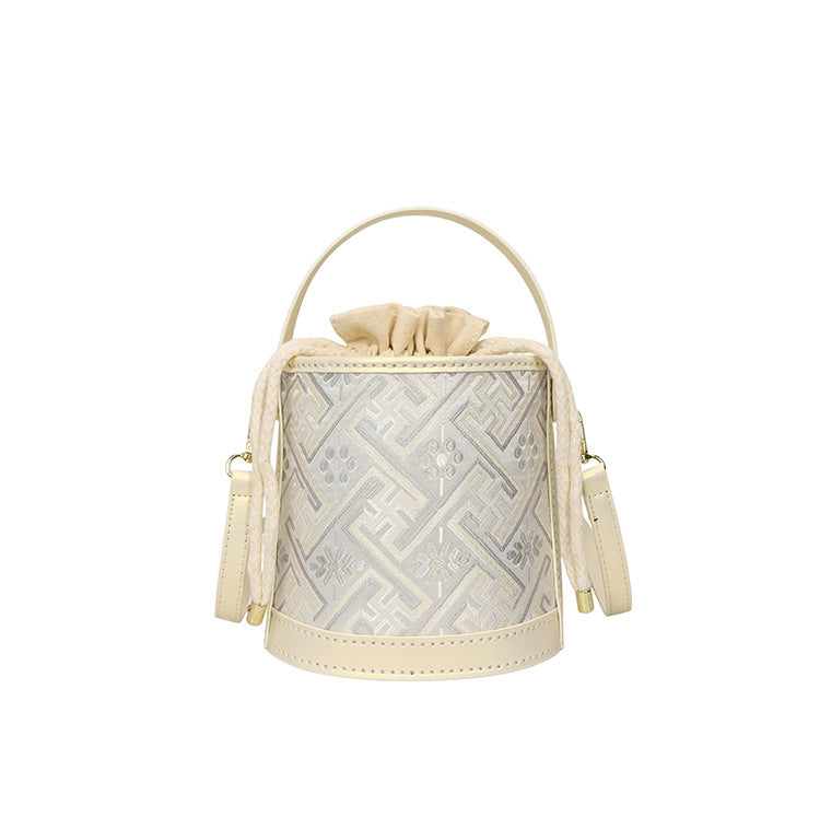Women's Niche Hand Holding Korean Fashion Material Bucket Bags