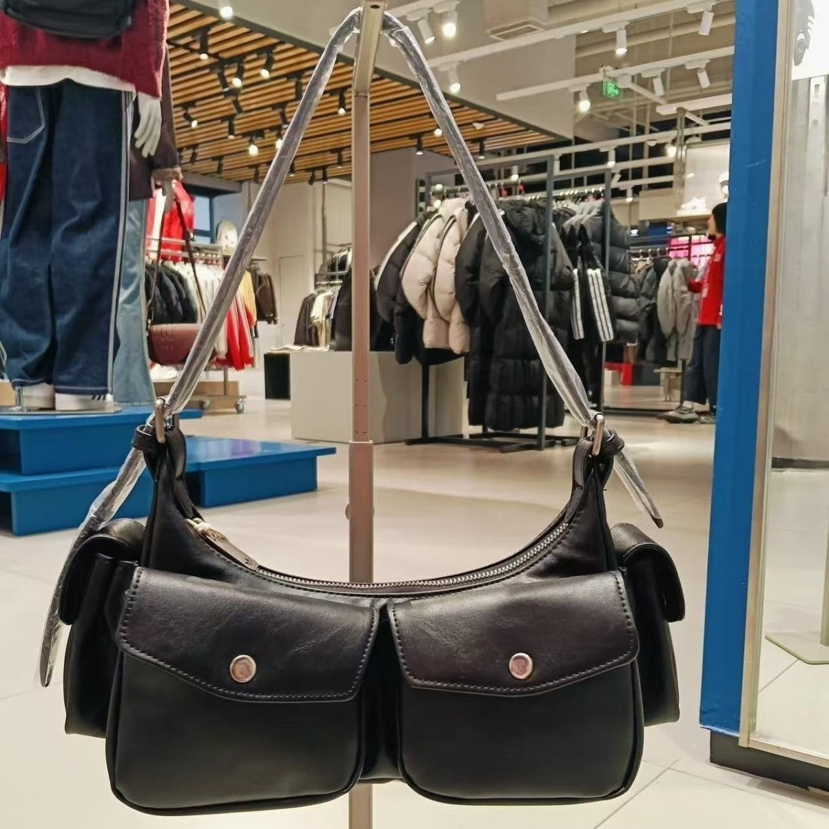 Women's Adi Clover Vintage Leather Get One Women's Messenger Bag