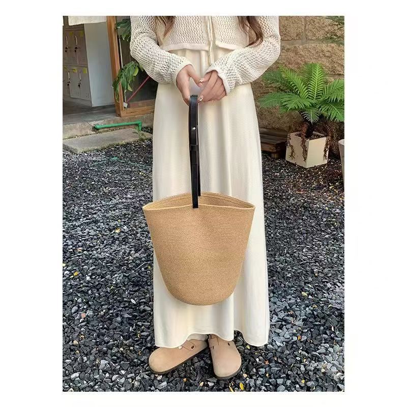 Summer Woven Niche Large Capacity Portable Vacation Beach Bucket Bag