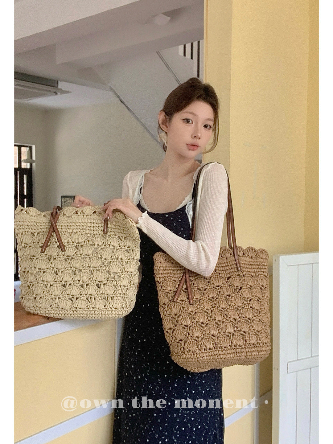 Women's Large Capacity Underarm Straw Simple Hollow Tote Bag