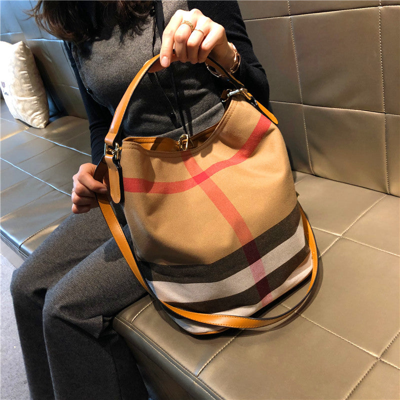 Women's French Laziness Canvas Summer Large Capacity Checked Bucket Bag