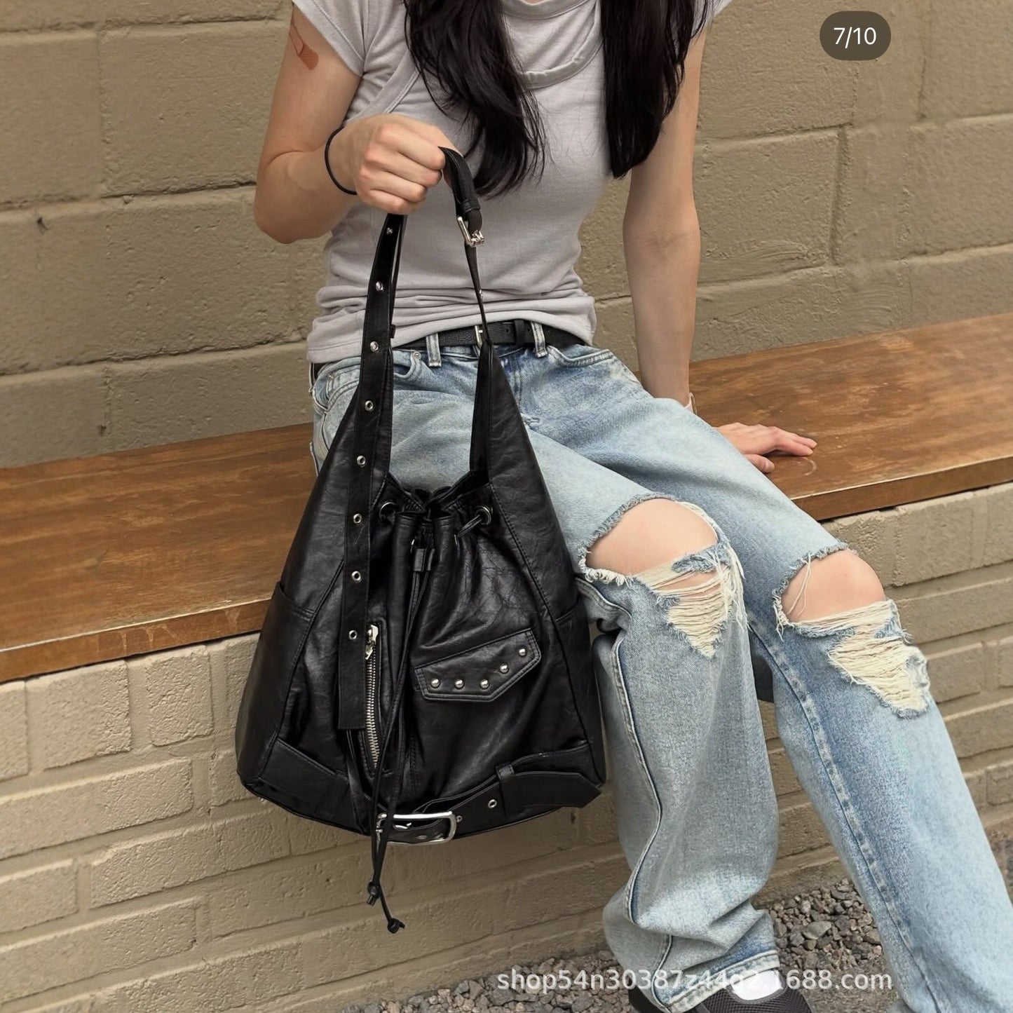 Women's Decorative Rivets Drawstring Motorcycle Large Capacity Women's Shoulder Bag